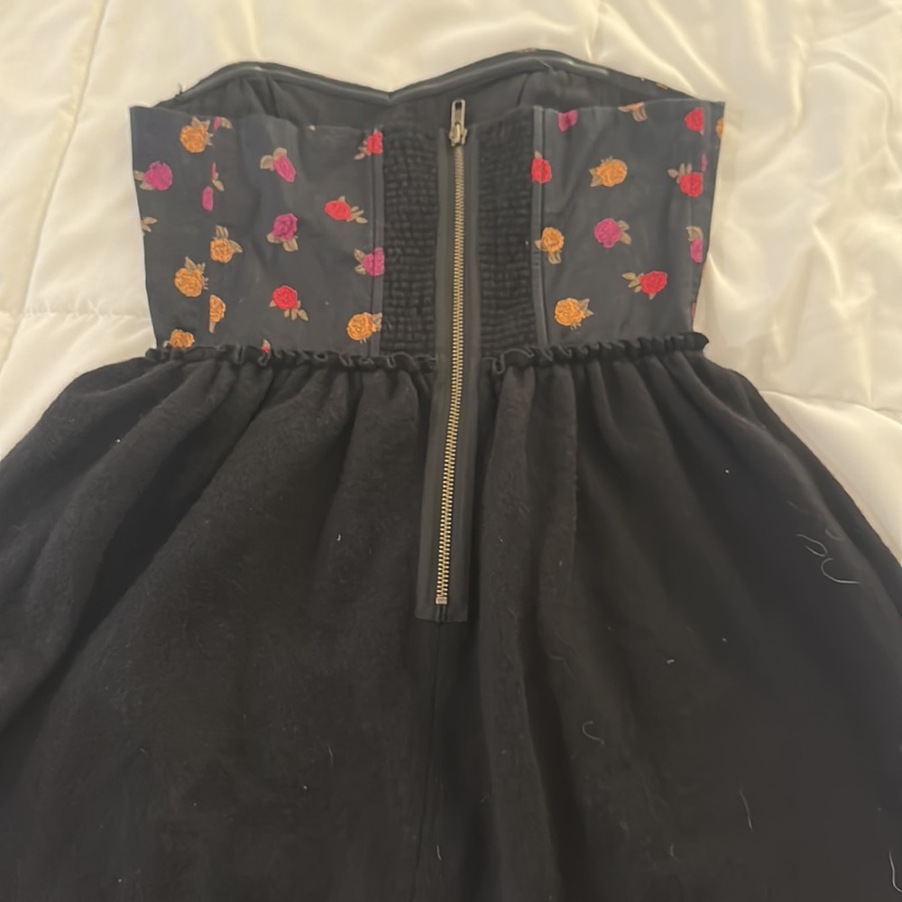 Maple Dress - Picture 3 of 4